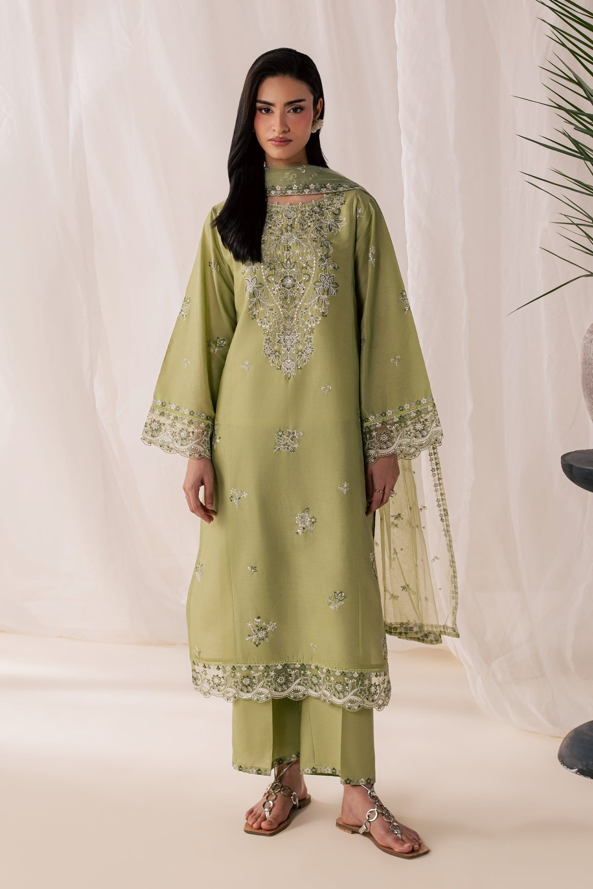 Olive Vasl 3Pc - Luxury Embroidered Lawn