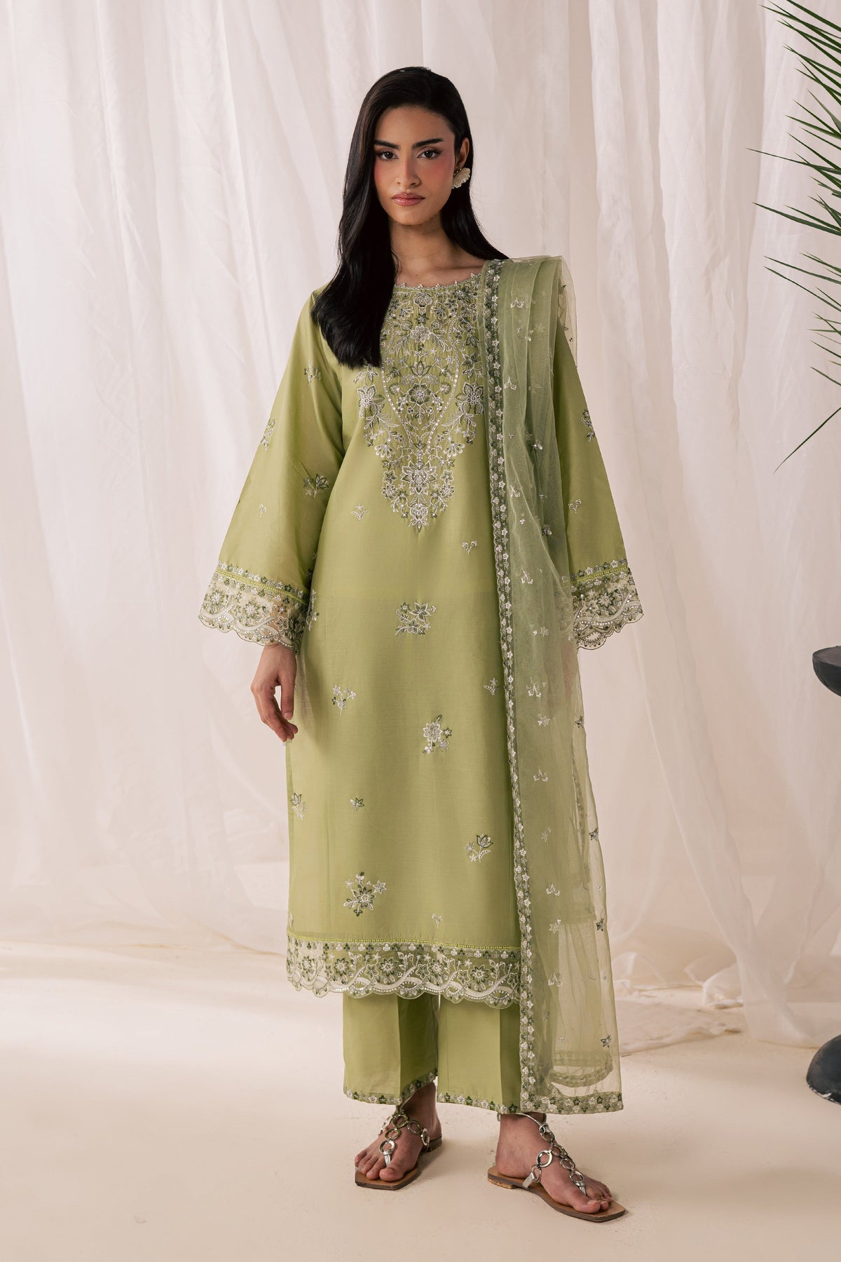 Olive Vasl 3Pc - Luxury Embroidered Lawn
