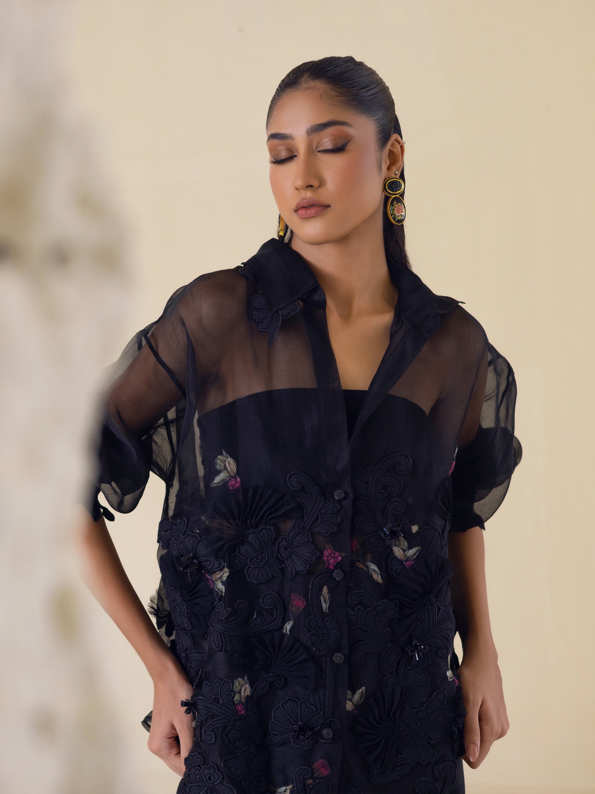 https://cdn.shopify.com/s/files/1/0768/4872/6205/files/Ora-Black-5.jpg?v=1777658654