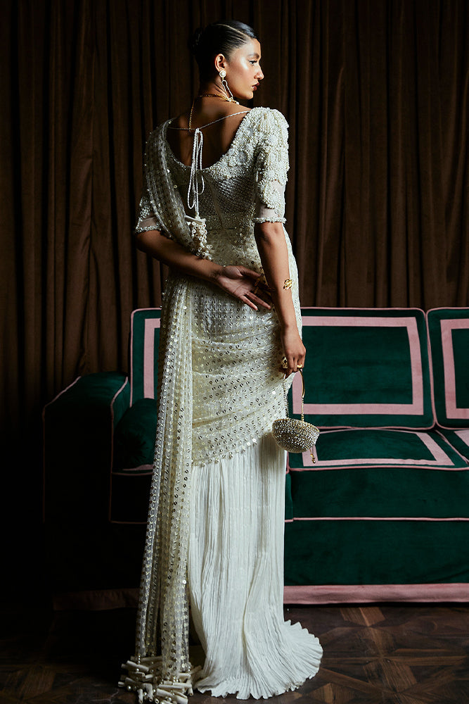 https://cdn.shopify.com/s/files/1/1146/5868/files/Outfit-11-_4.jpg?v=1710412770