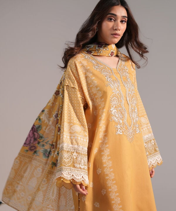 3 Piece - Embroidered Zari Lawn Suit