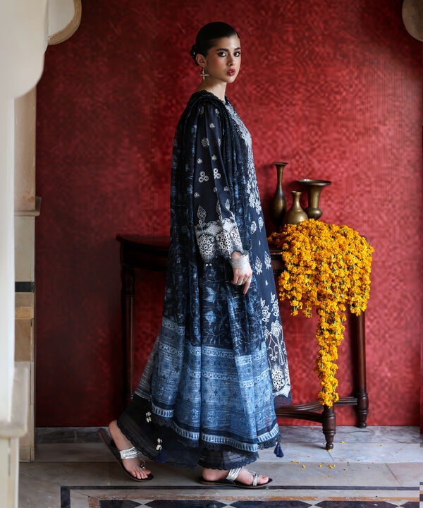 3 Piece - Embroidered Jacquard Suit
