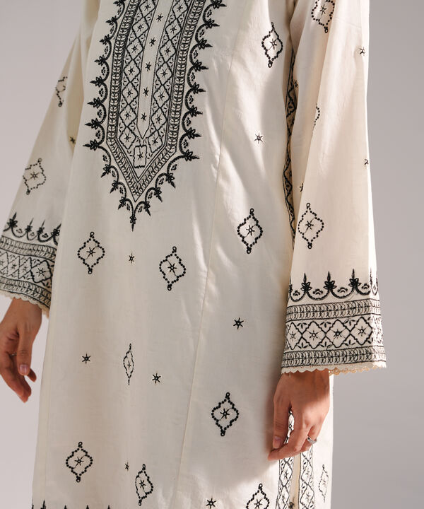 2 Piece - Embroidered Jacquard Suit