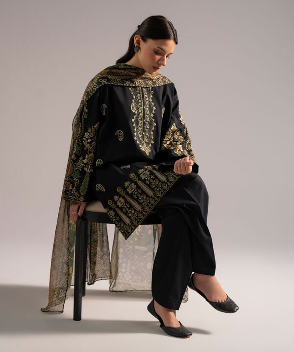 3 Piece - Embroidered Lawn Suit