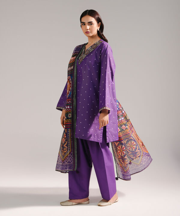 3 Piece - Embroidered Zari Lawn Suit
