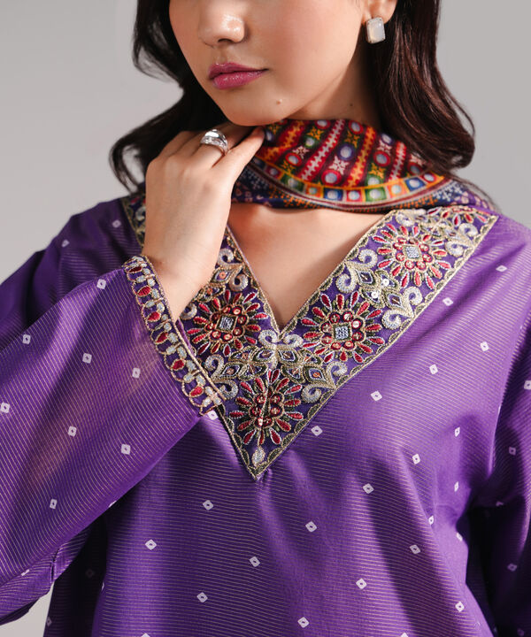 3 Piece - Embroidered Zari Lawn Suit