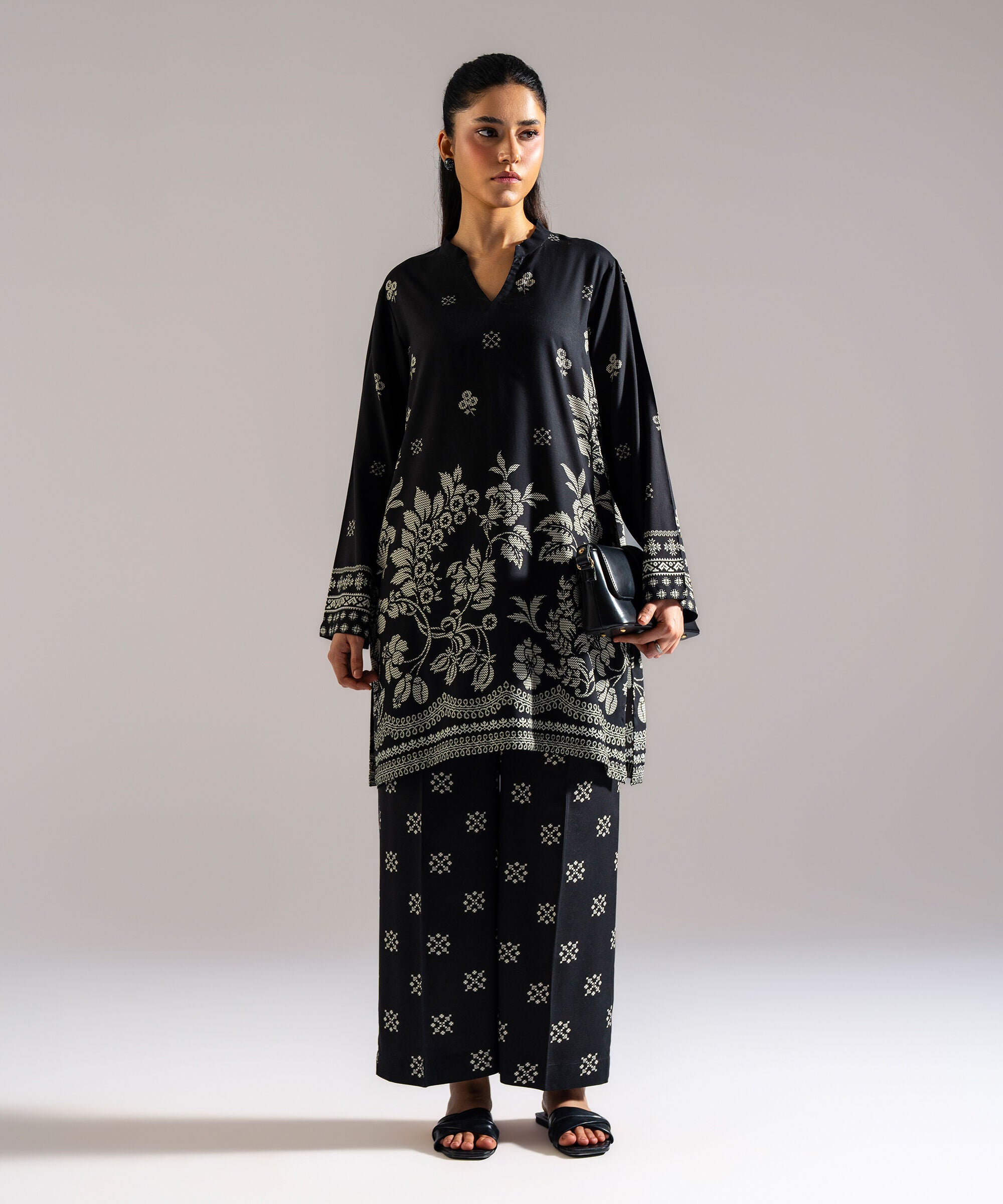 2 Piece - Printed Arabic Lawn Suit PBW26CASTV92