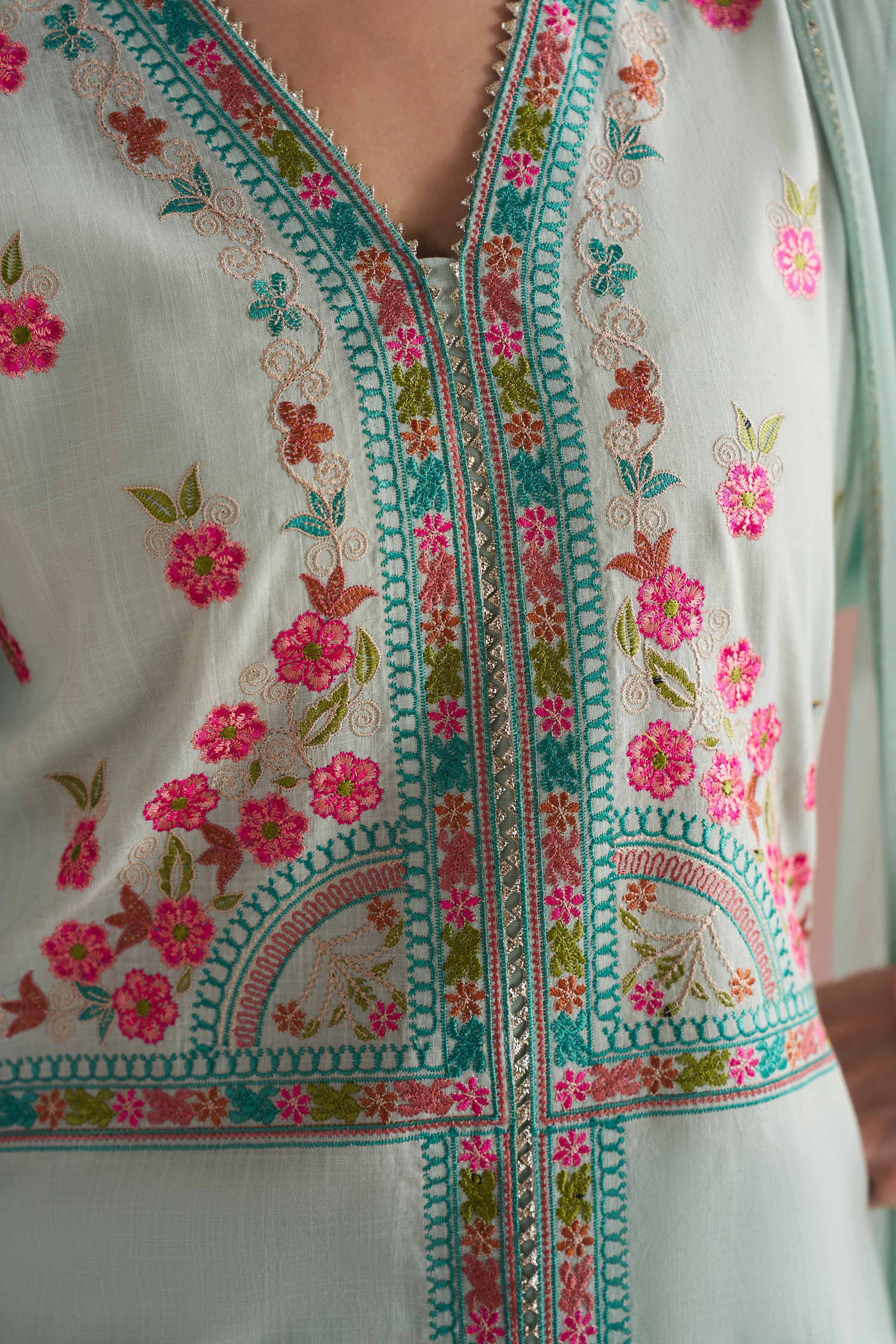 3 Piece - Embroidered Suit - PE26-324