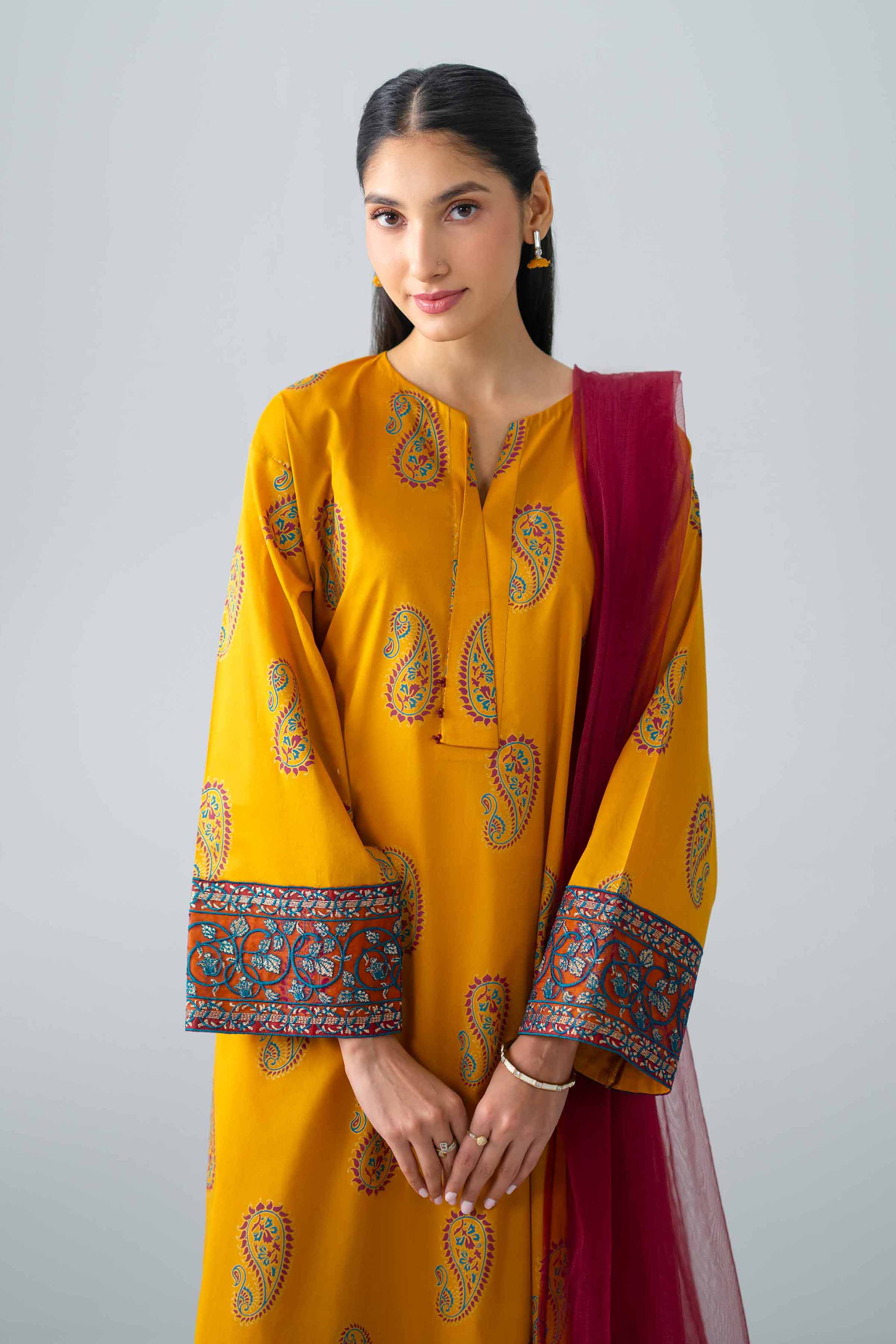 2 Piece - Embroidered Suit - PE26-438
