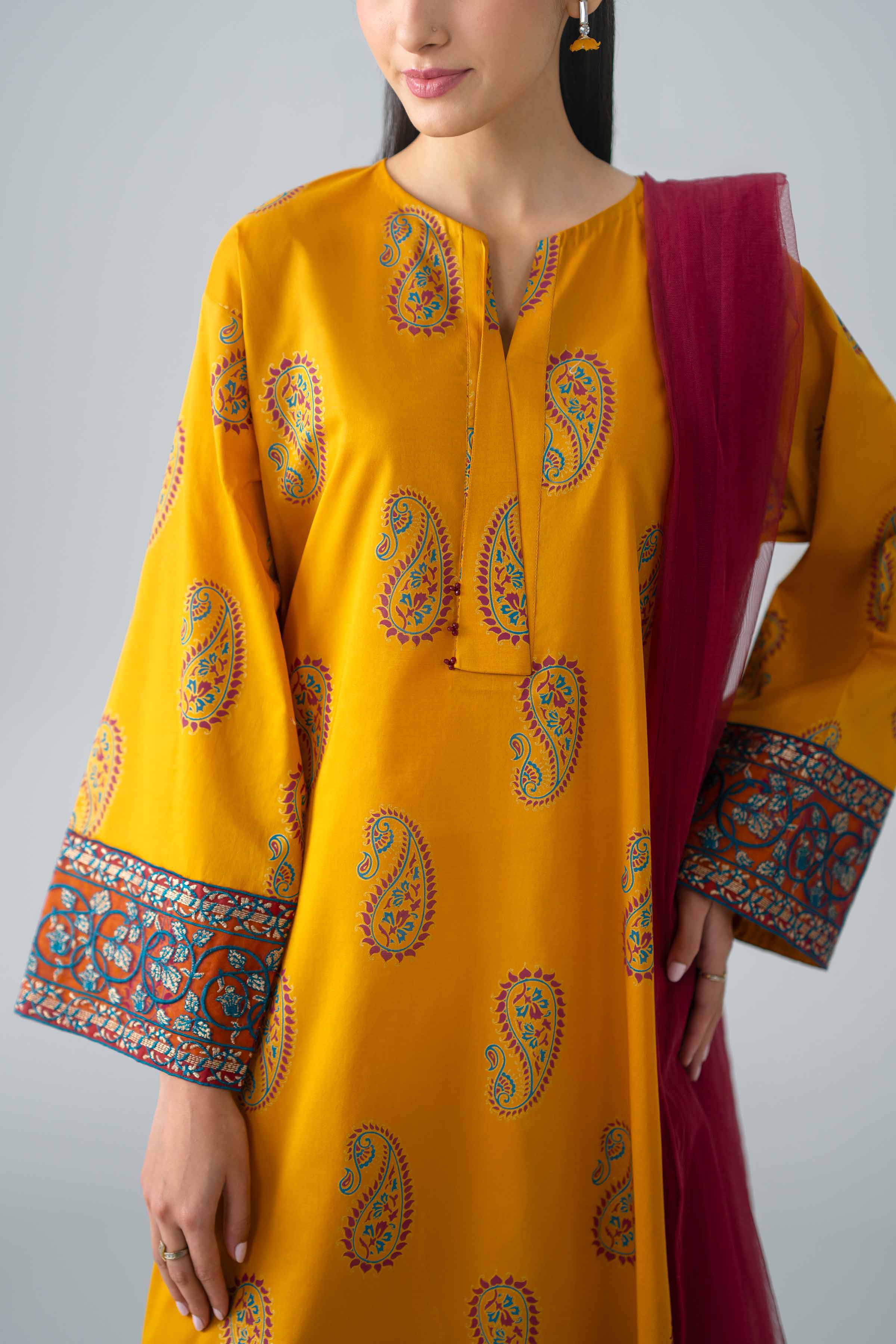 2 Piece - Embroidered Suit - PE26-438