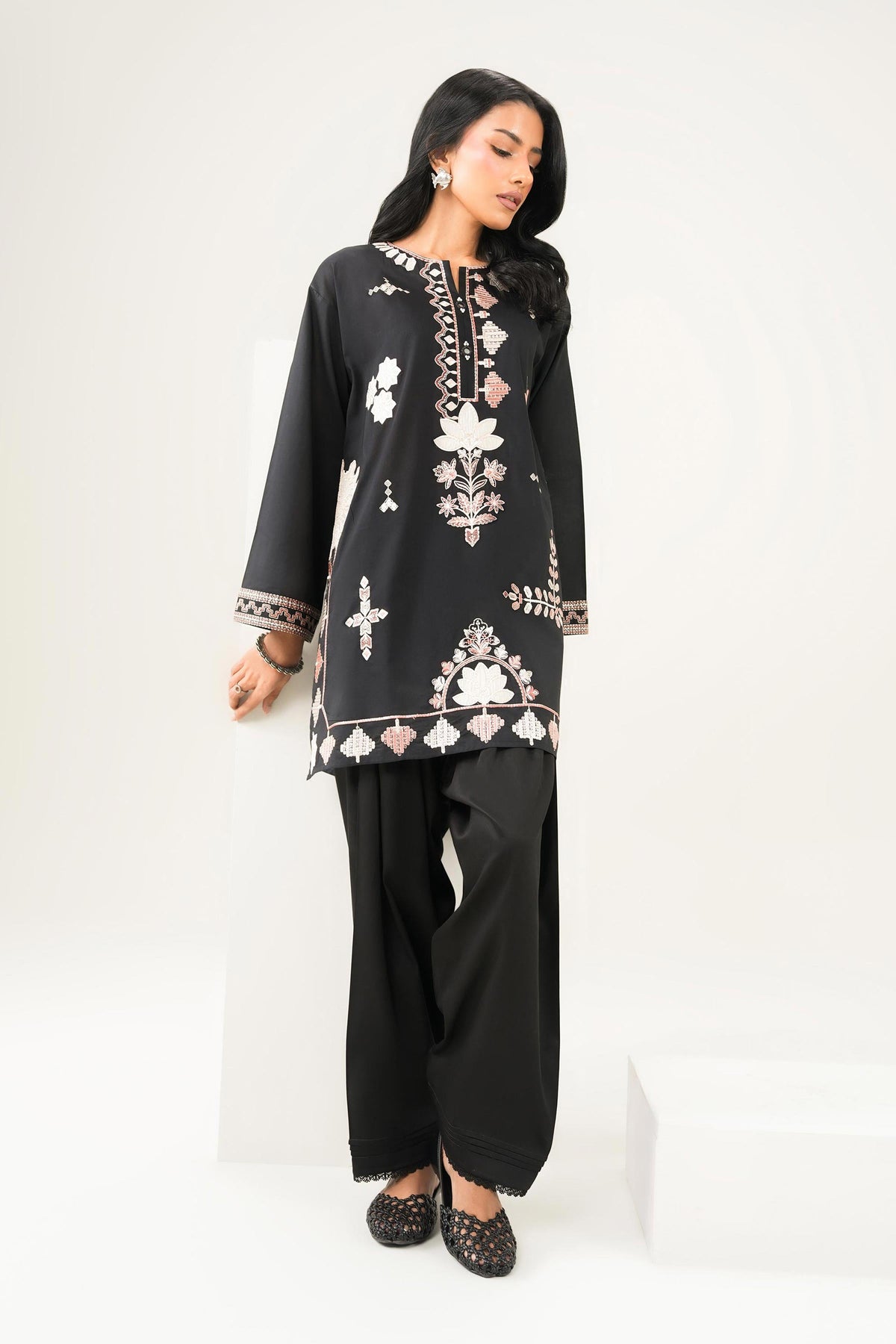 2 Piece - Embroidered Suit - PE26-450