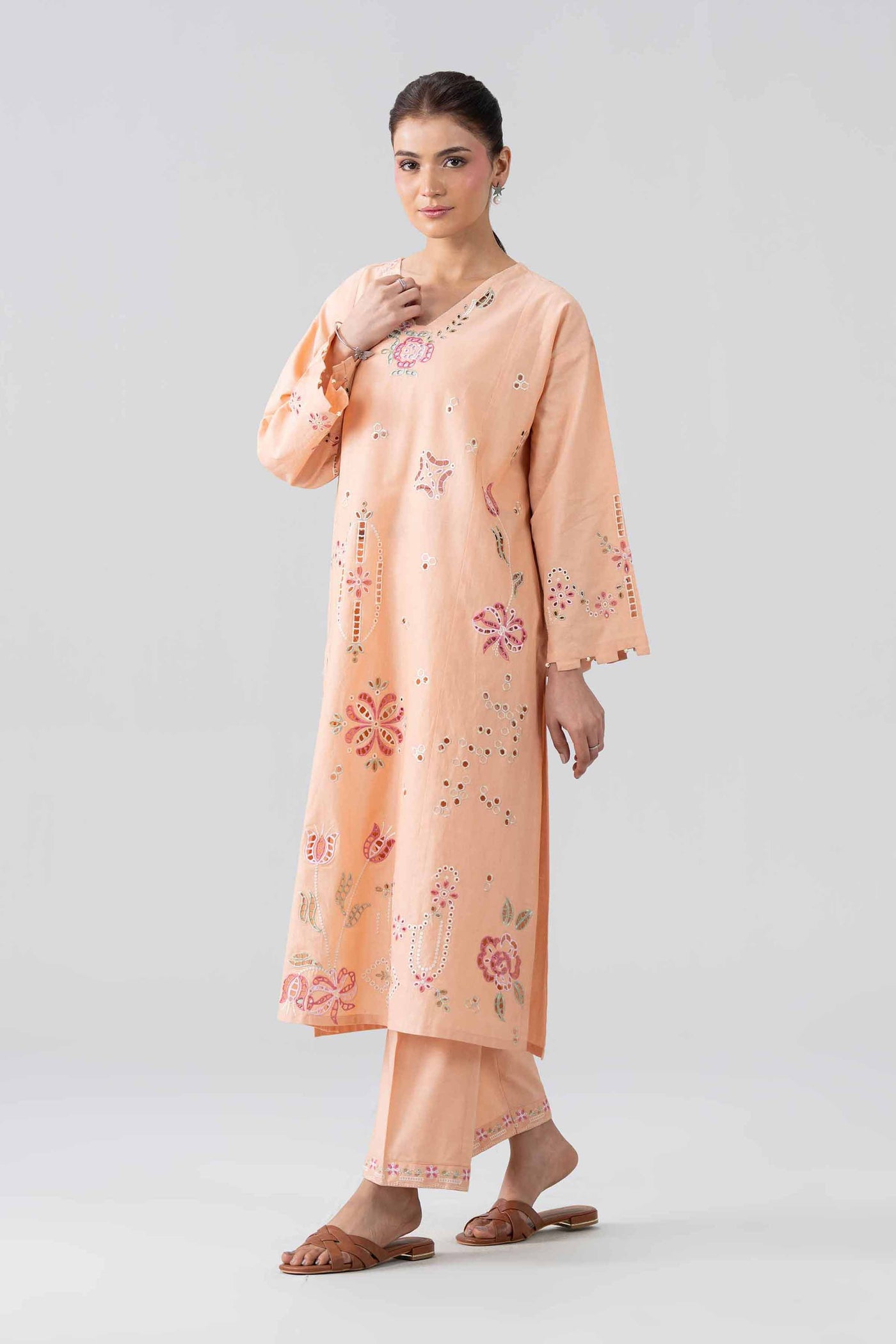 https://cdn.shopify.com/s/files/1/0534/2065/4791/files/PE26-457-_4.jpg?v=1777441804
