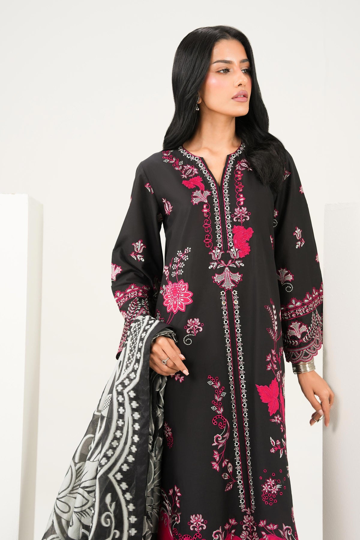 3 Piece - Embroidered Suit - PE26-547