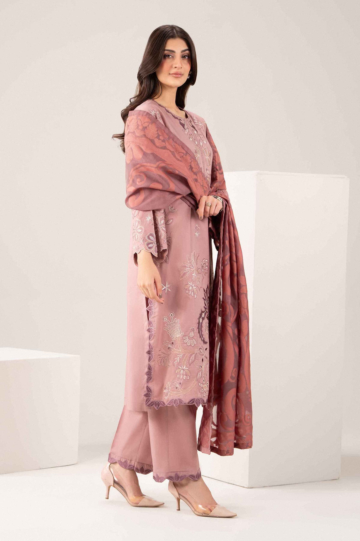 3 Piece - Embroidered Suit - PE26-548