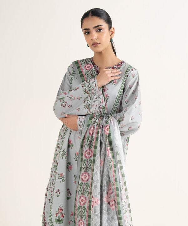 3 Piece - Embroidered Lawn Suit
