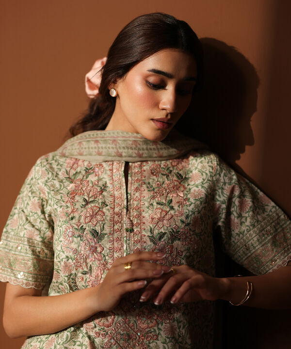 3 Piece - Embroidered Lawn Suit