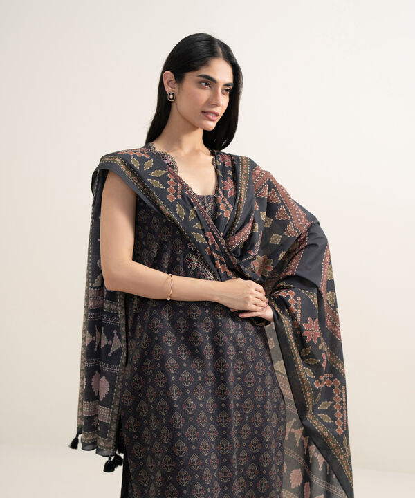 3 Piece - Embroidered Lawn Suit