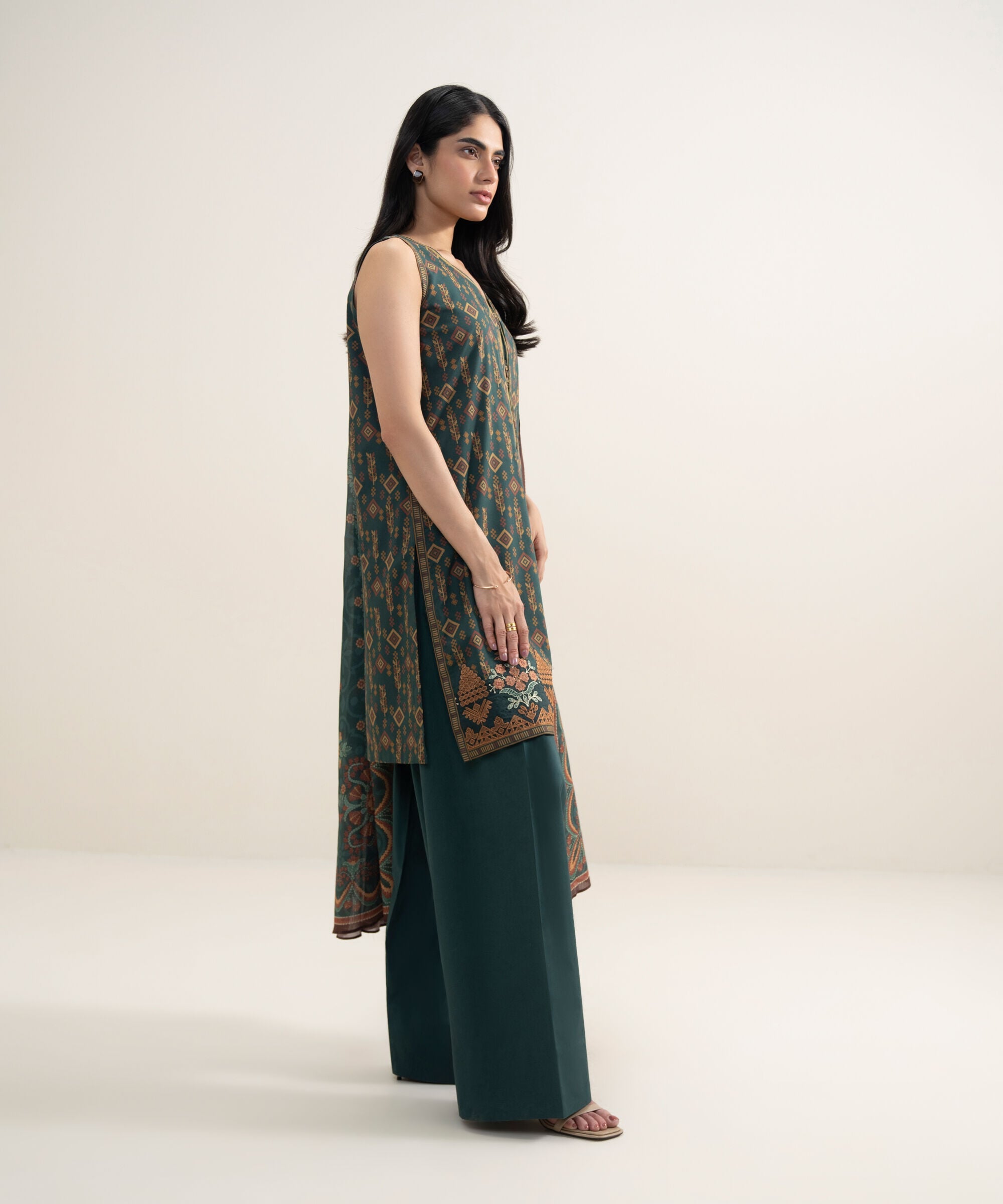 3 Piece - Embroidered Lawn Suit