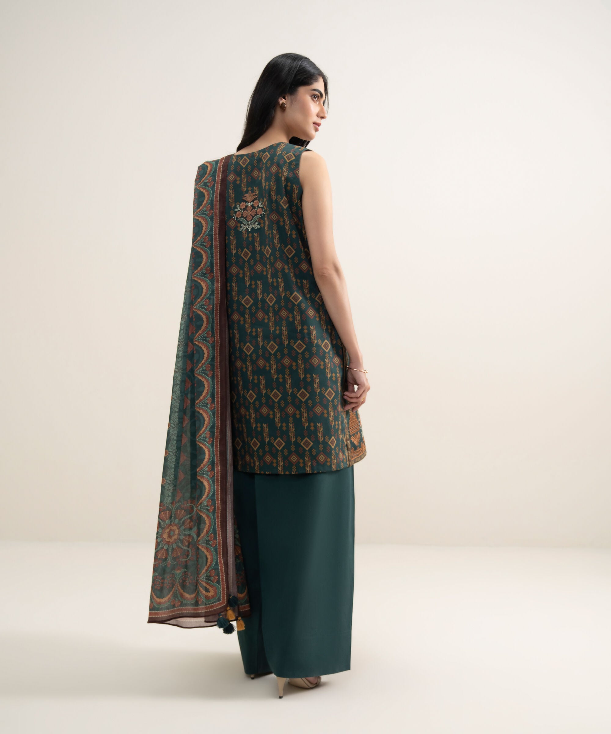3 Piece - Embroidered Lawn Suit