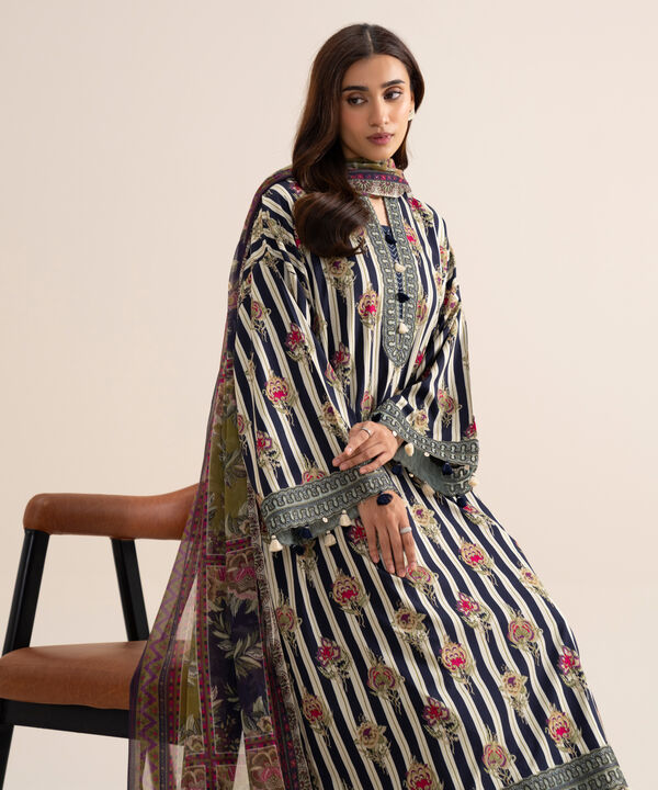 3 Piece - Embroidered Arabic Lawn Suit