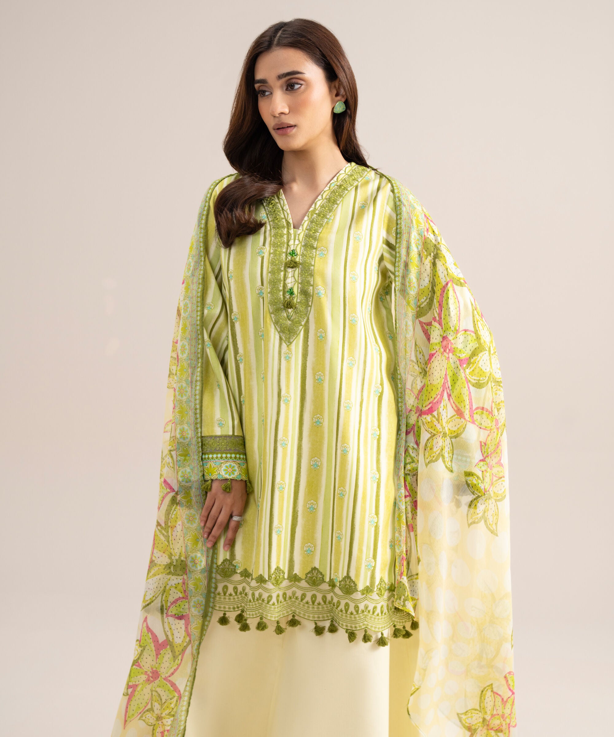 3 Piece - Embroidered Arabic Lawn Suit PEDYS26V7122