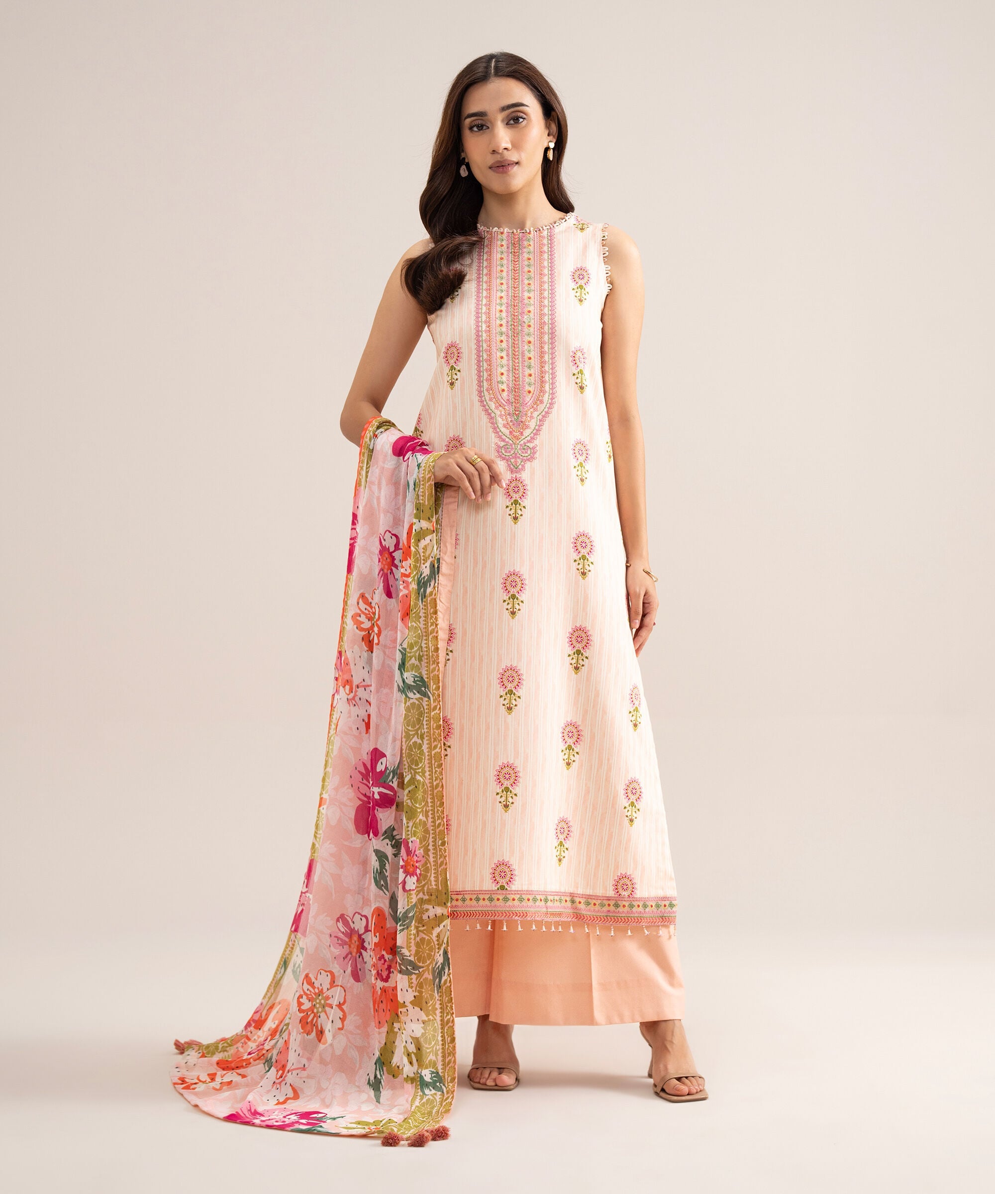 3 Piece - Embroidered Arabic Lawn Suit PEDYS26V7123