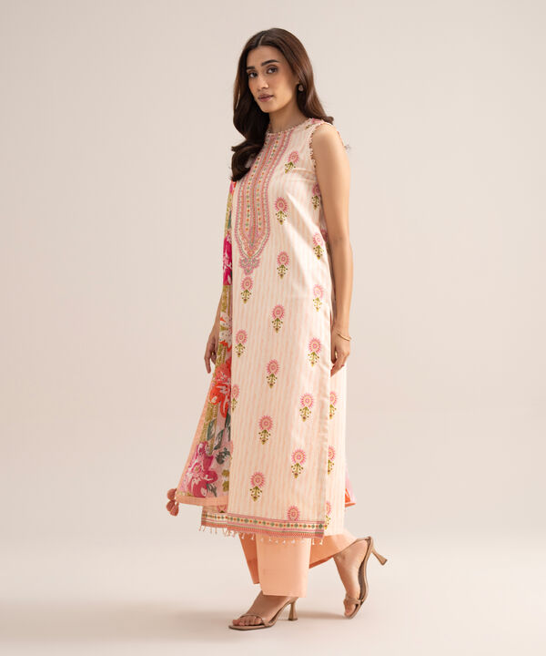 3 Piece - Embroidered Arabic Lawn Suit