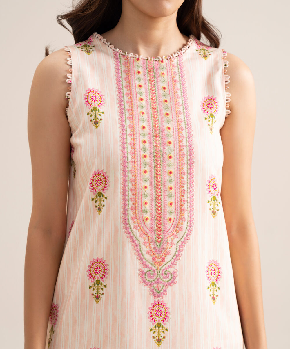 3 Piece - Embroidered Arabic Lawn Suit PEDYS26V7123