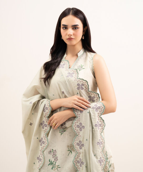 3 Piece - Embroidered Lawn Suit