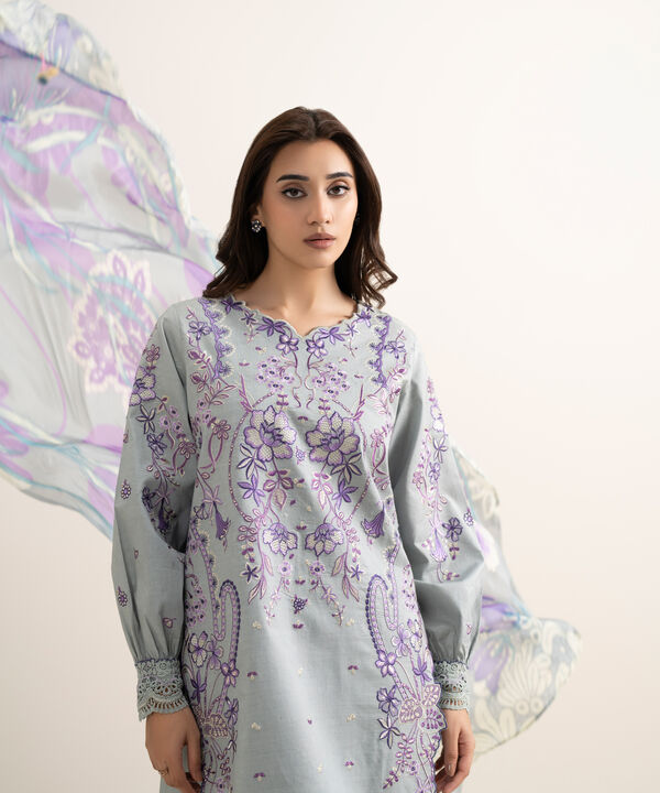 3 Piece - Embroidered Lawn Suit