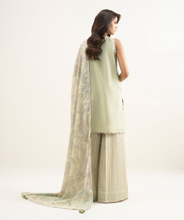 3 Piece - Embroidered Lawn Suit