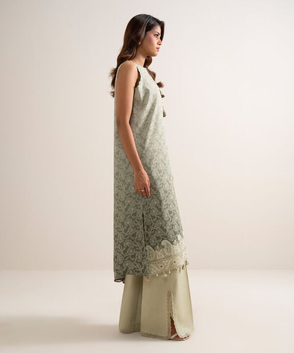 3 Piece - Embroidered Lawn Suit