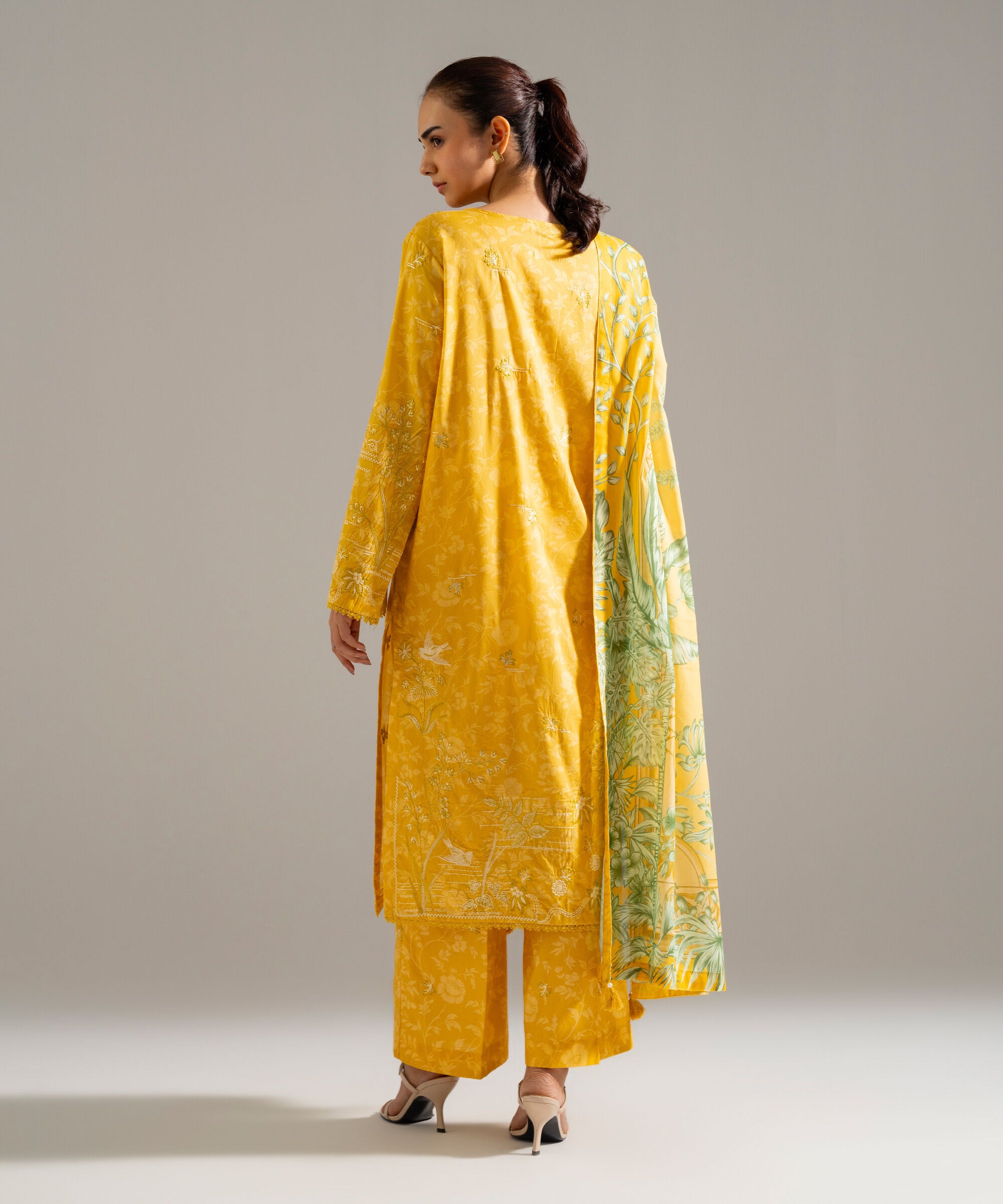 3 Piece - Embroidered Lawn Suit PEW26SCSTV92