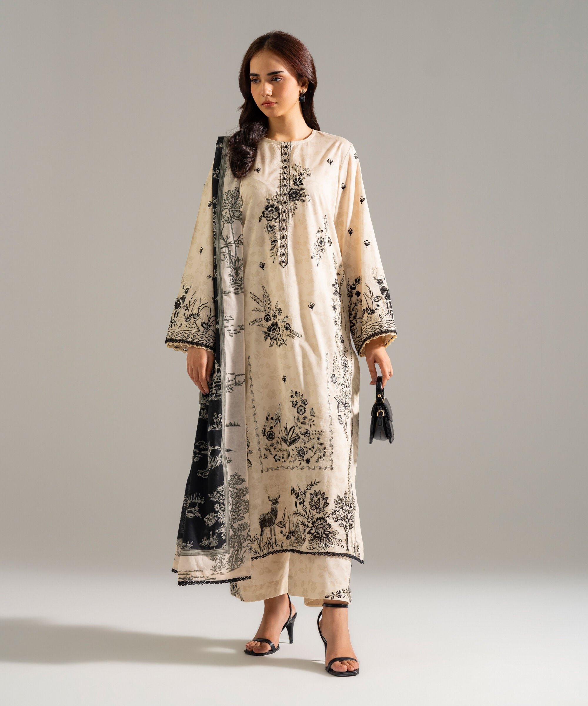 3 Piece - Embroidered Lawn Suit PEW26SCSTV93
