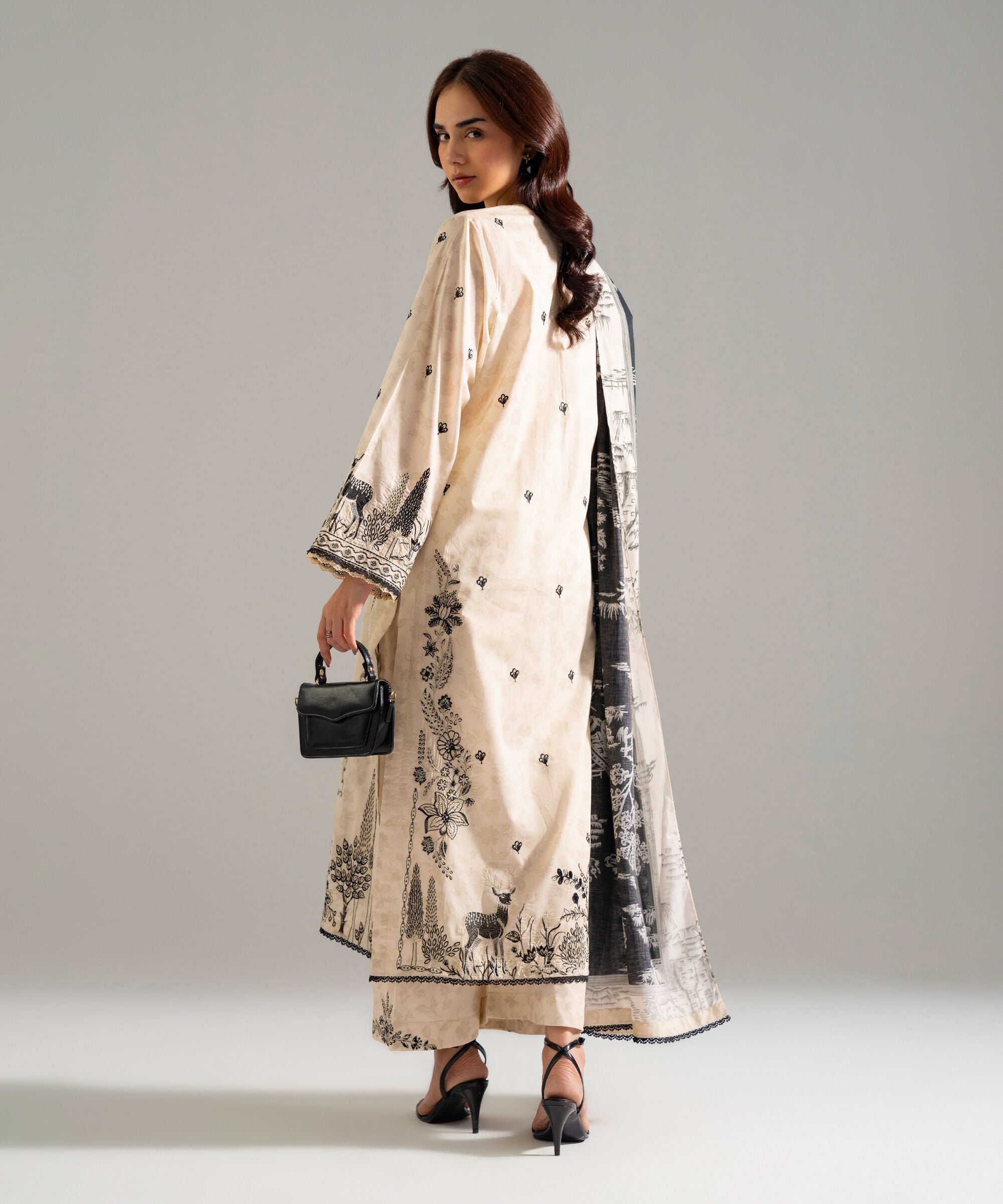 3 Piece - Embroidered Lawn Suit PEW26SCSTV93