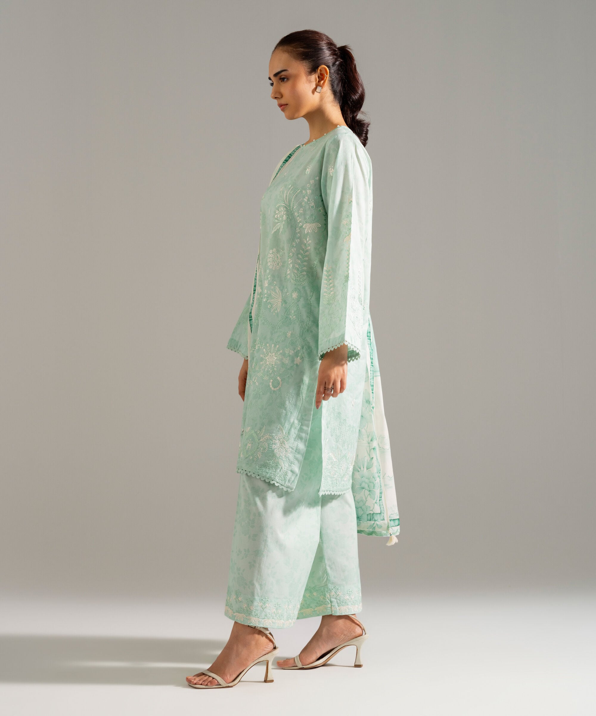 3 Piece - Embroidered Lawn Suit PEW26SCSTV95