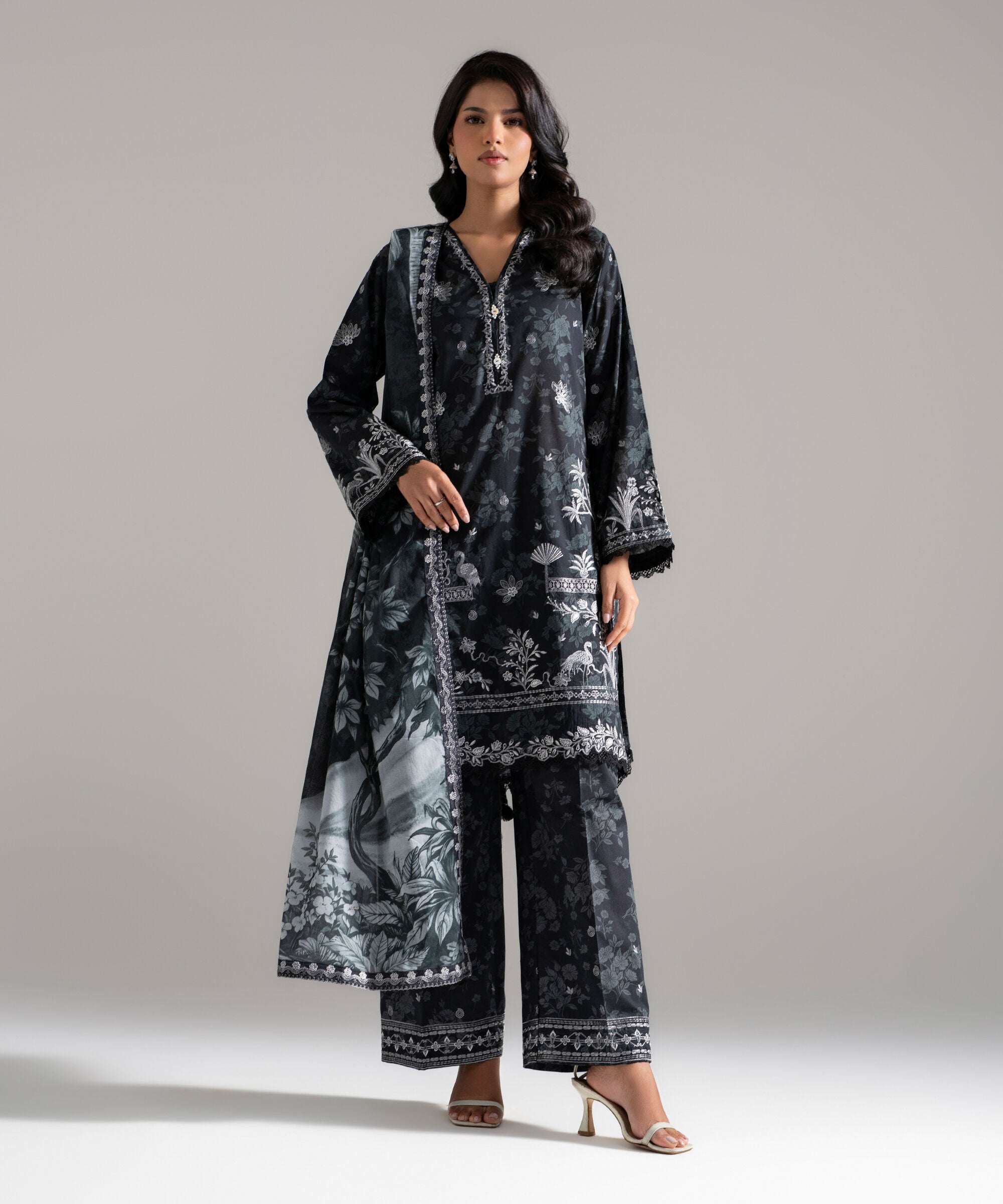 3 Piece - Embroidered Lawn Suit PEW26SCSTV97