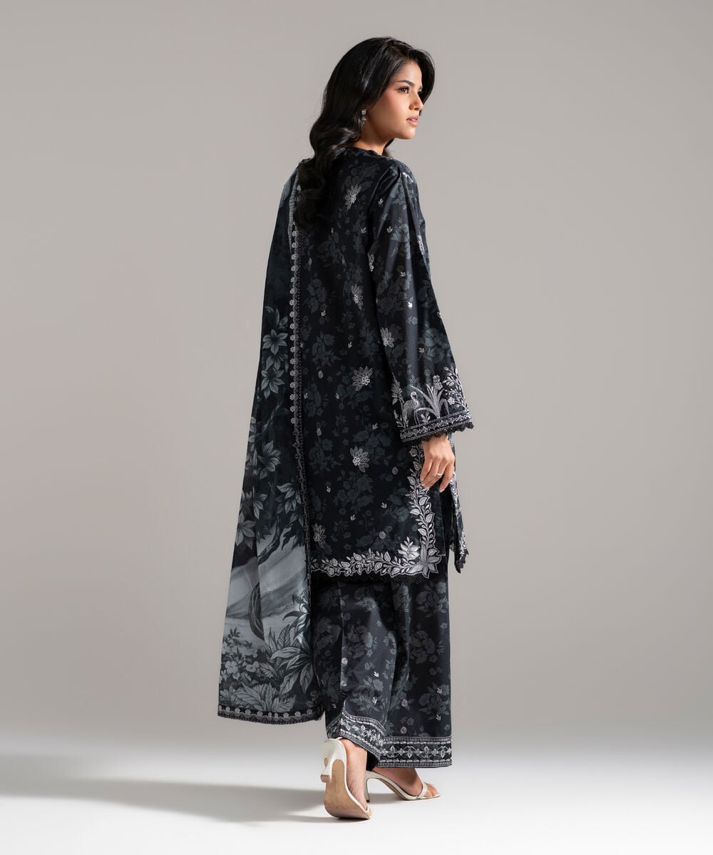 3 Piece - Embroidered Lawn Suit PEW26SCSTV97