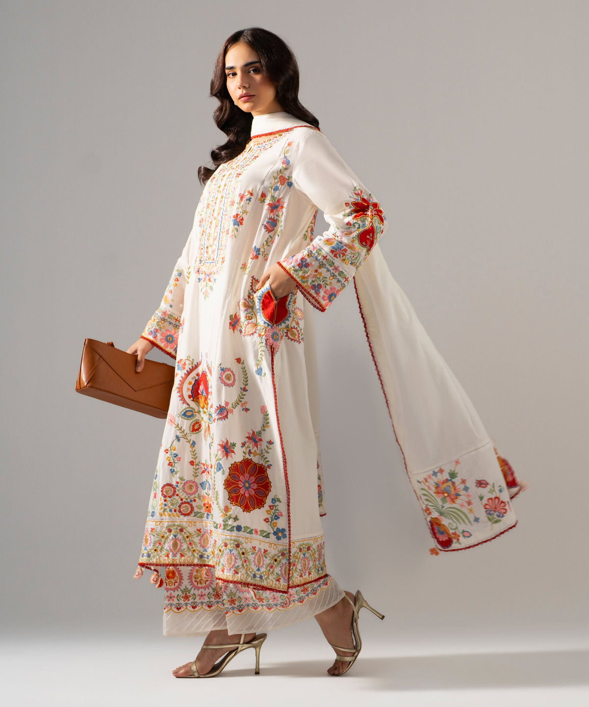 3 Piece - Embroidered Lawn Suit PEW26SSTV106