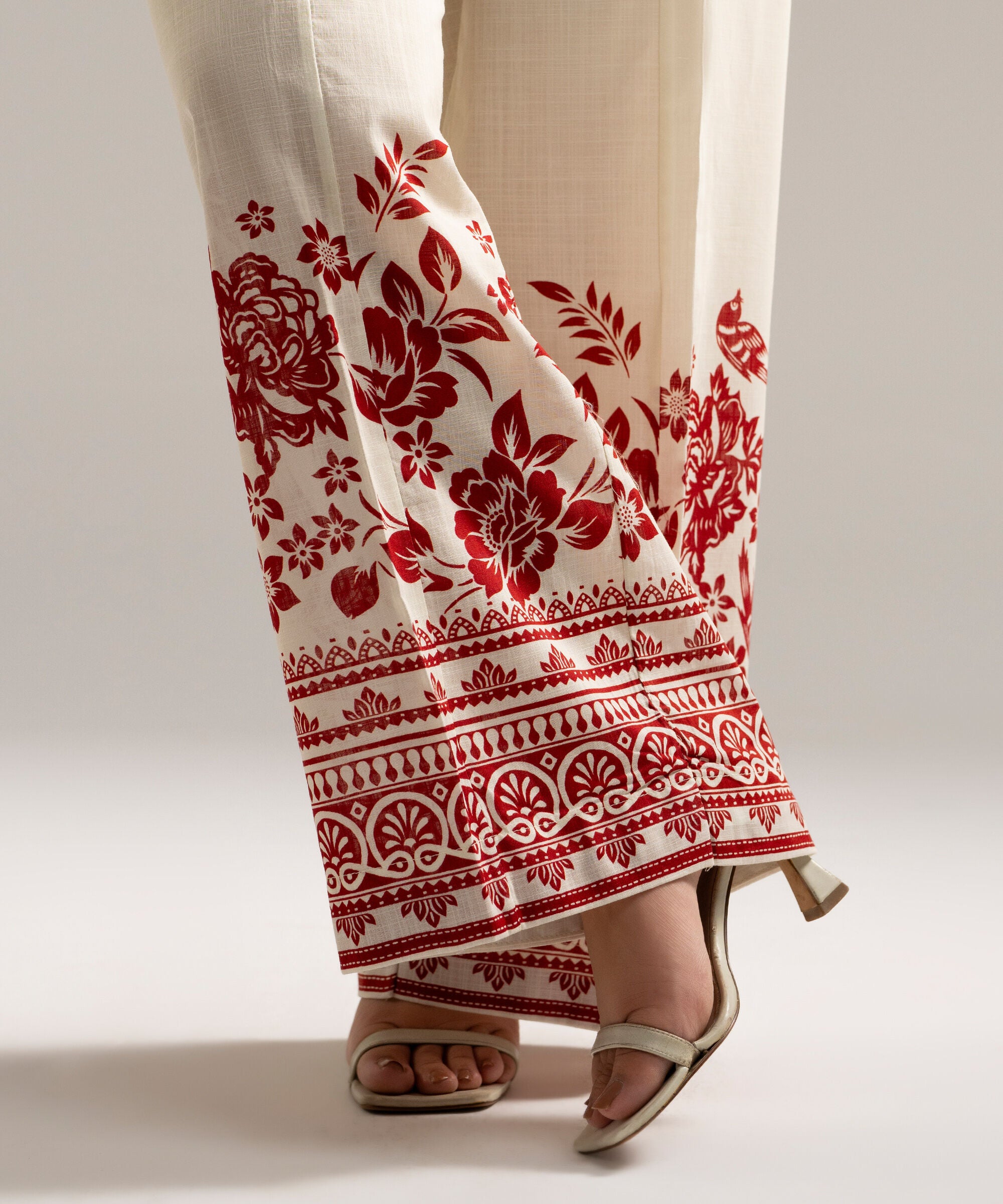 Women's RTW Cross Hatch Printed Cream White Culottes