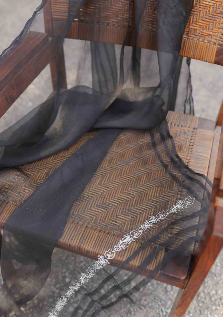 Zoe Dupatta