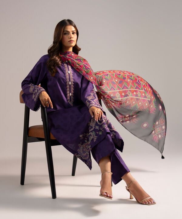 3 Piece - Embroidered Jacquard Suit
