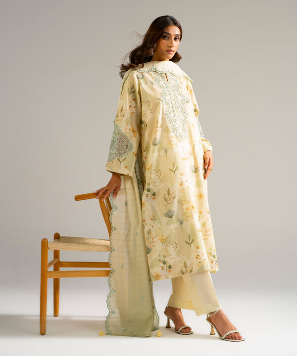 3 Piece - Embroidered Zari Lawn Suit