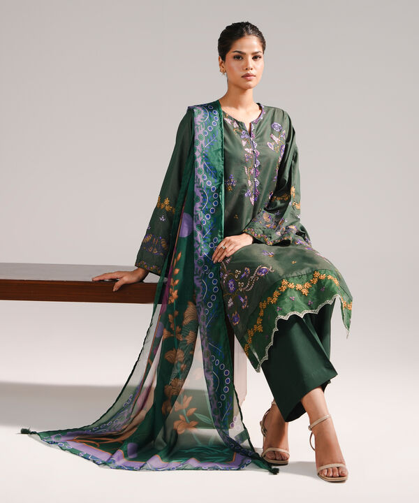 3 Piece - Embroidered Zari Lawn Suit