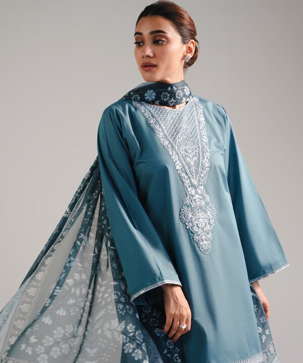 3 Piece - Embroidered Lawn Suit