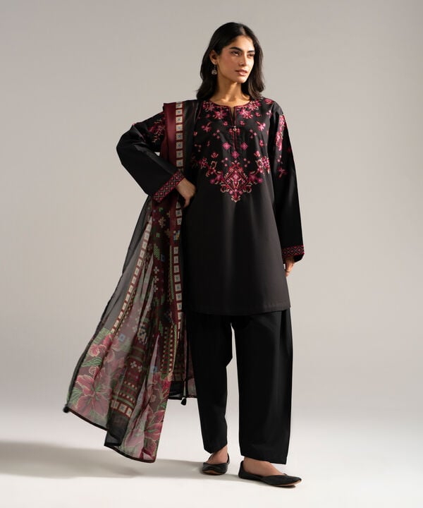 3 Piece - Embroidered Lawn Suit