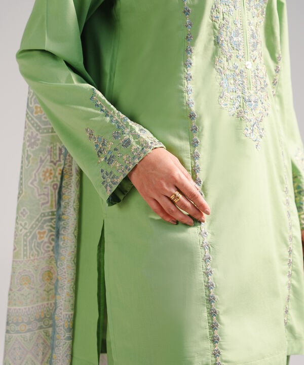 3 Piece - Embroidered Lawn Suit