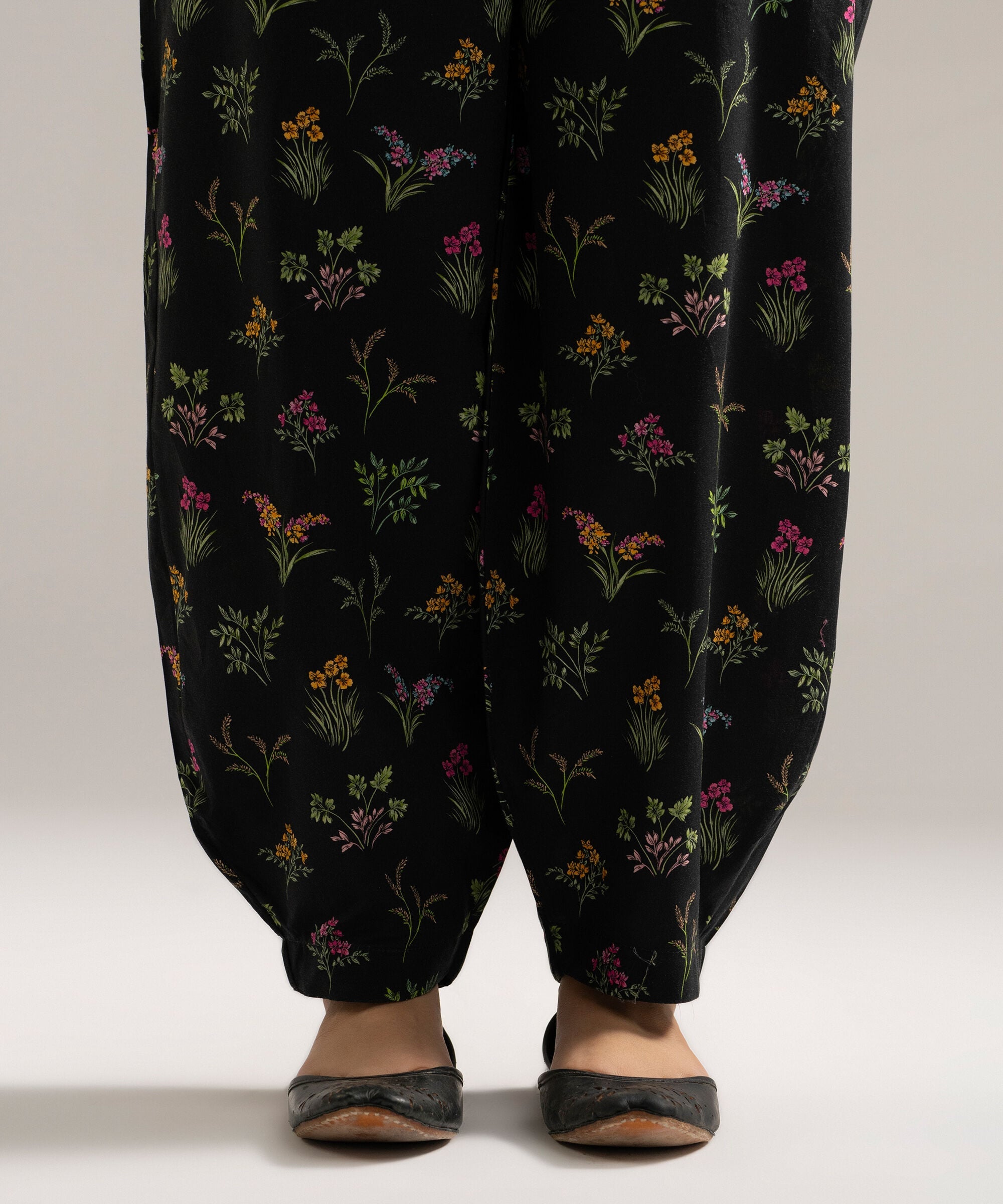 Women's RTW Cambric Printed Black Balloon Pants