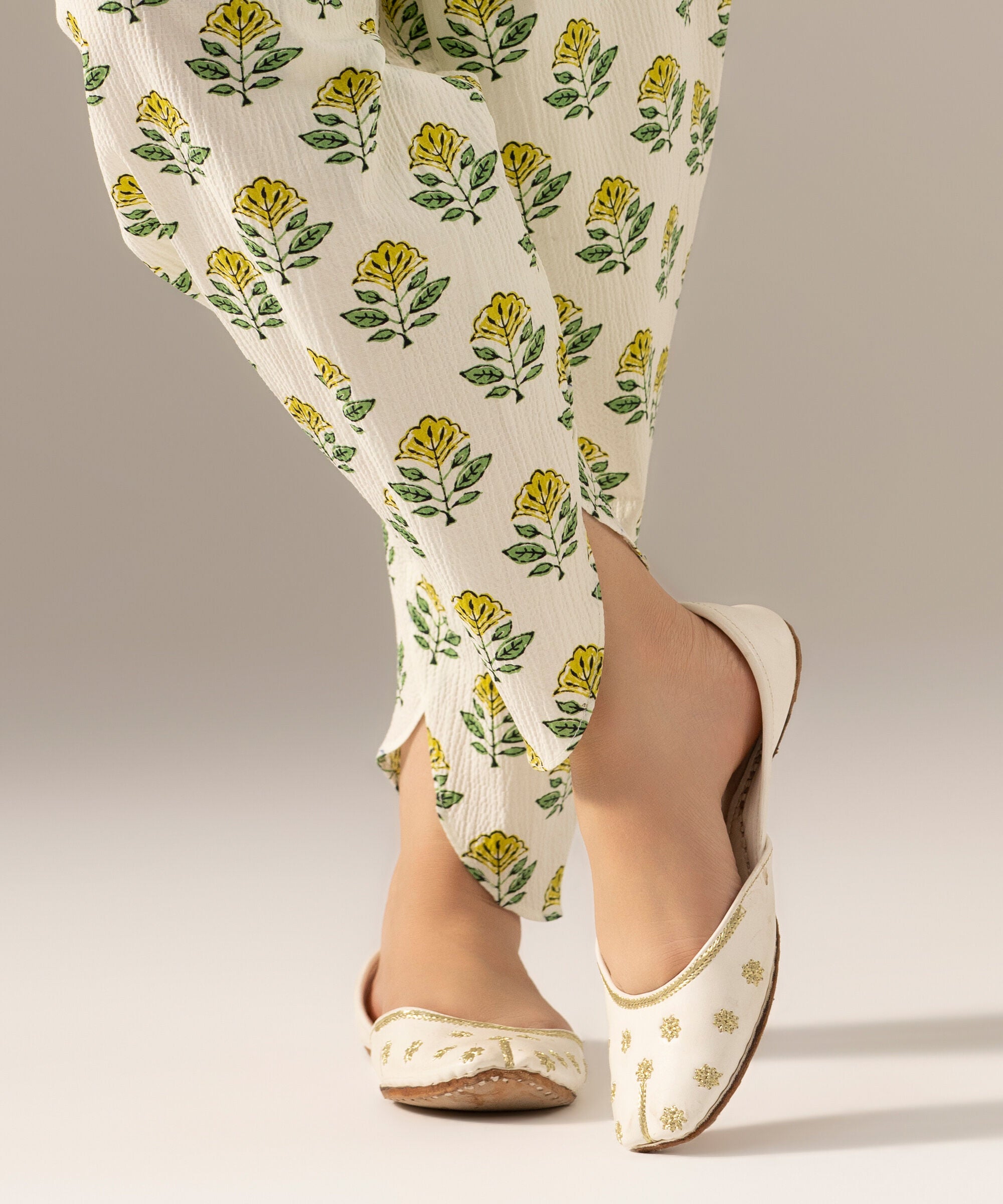 Printed Seersucker Tulip Shalwar PRW26CTV703T