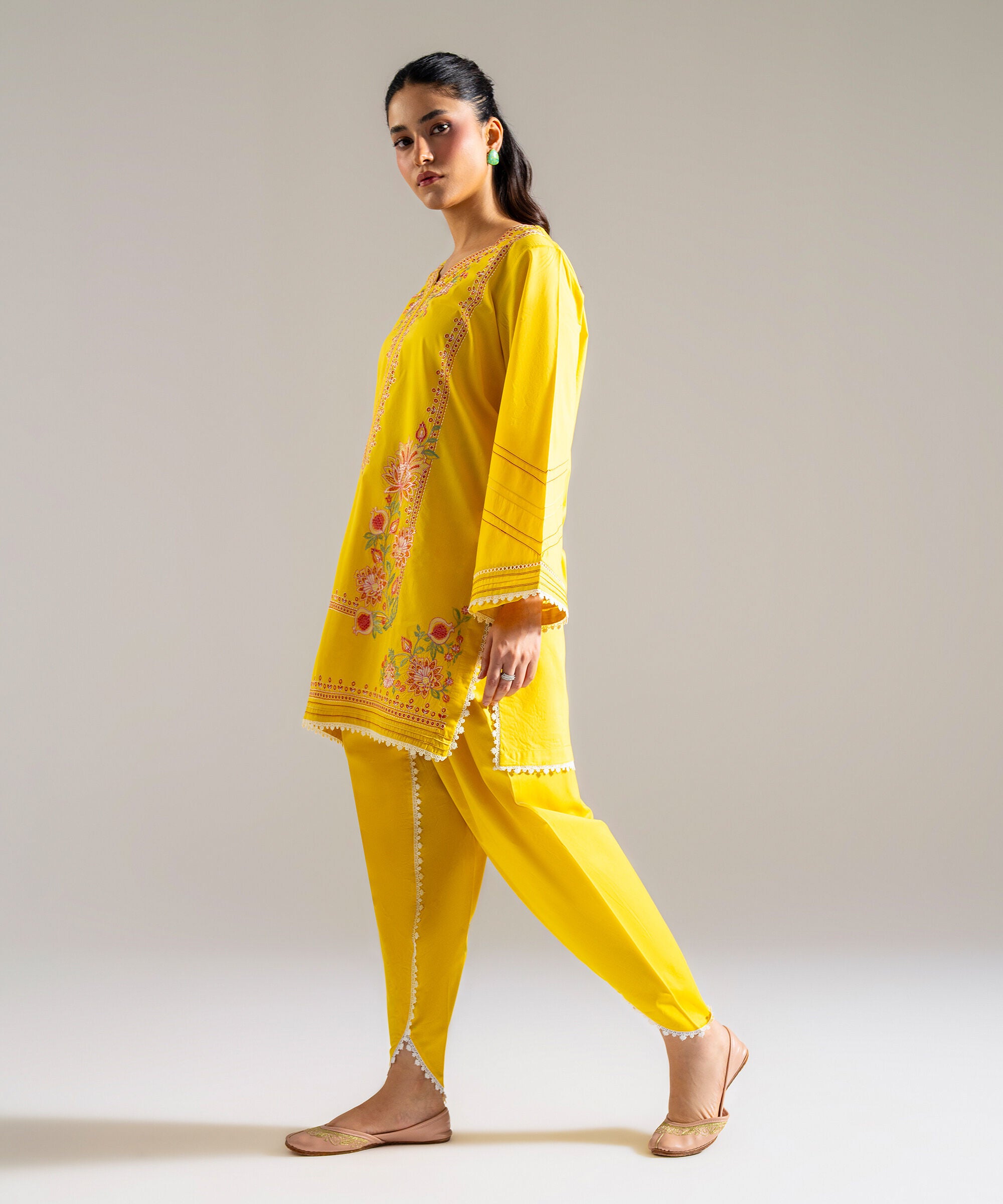 2 Piece - Embroidered Lawn Suit PRW26SSTV921